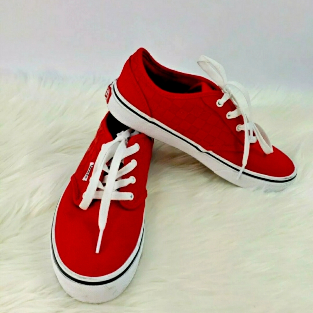 Vans Boy's Atwood Checker Dot Red/White Canvas Skate Shoes - Size 4 - USED